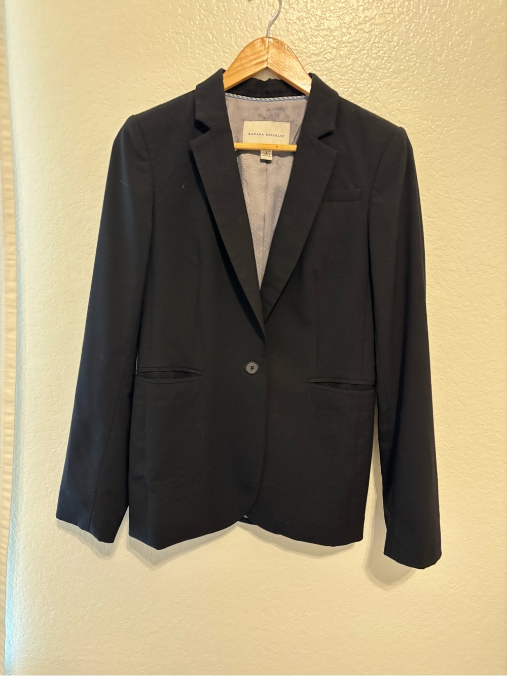 Banana Republic Black Wool Single Button Blazer, size 6